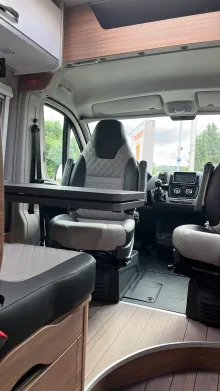 Sicht vorne-hinten Weinsberg CaraBus EDITION FIRE 630 ME Zustand sehr gut