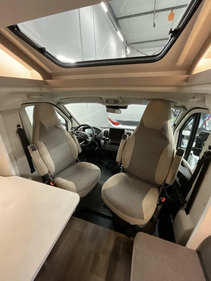 Fahrzeugbild Carado T 328 5 Sitzplätze! 4 Schlafplätze + Notbett #4