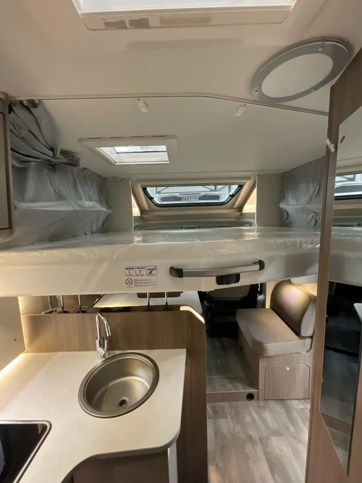 Fahrzeugbild Carado T 328 5 Sitzplätze! 4 Schlafplätze + Notbett #5