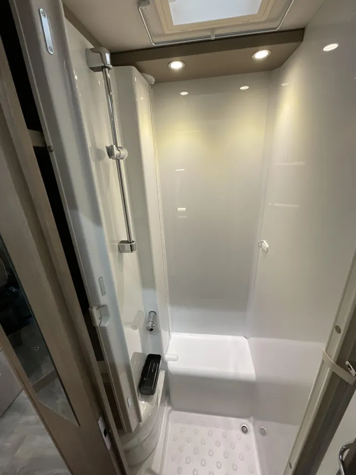 Fahrzeugbild Carado T 328 5 Sitzplätze! 4 Schlafplätze + Notbett #6