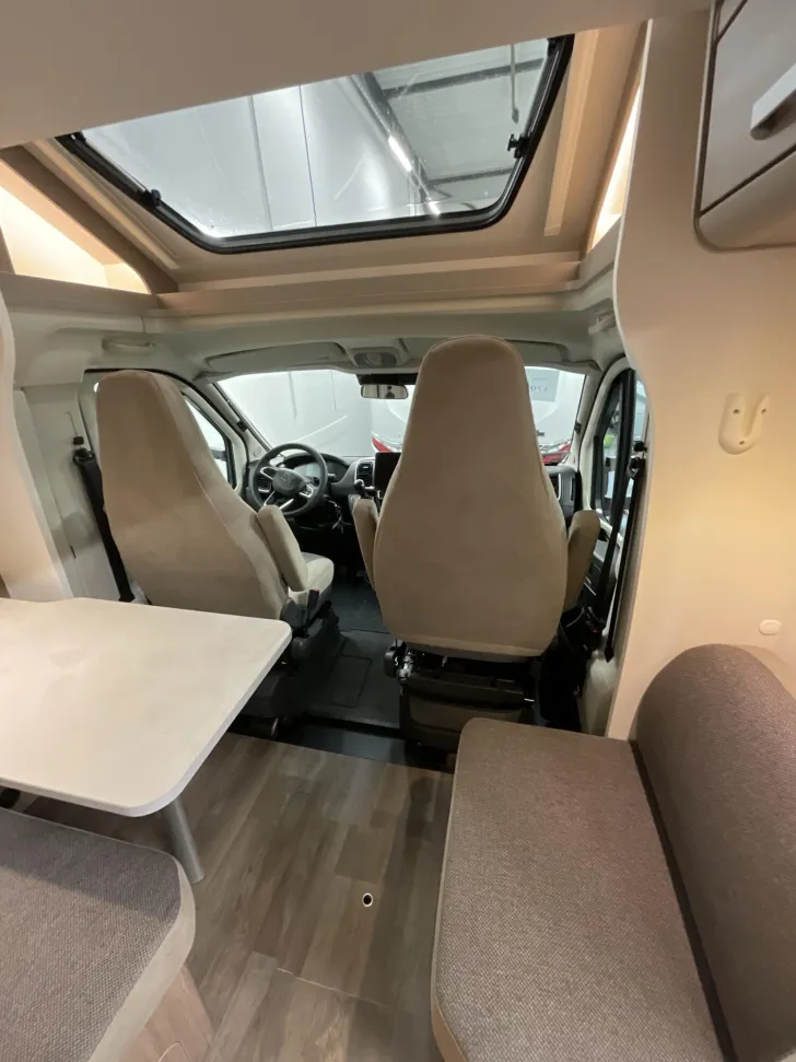Fahrzeugbild Carado T 328 5 Sitzplätze! 4 Schlafplätze + Notbett #11