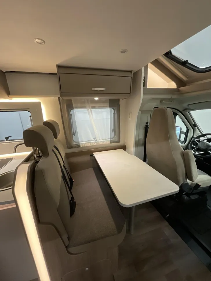 Fahrzeugbild Carado T 328 5 Sitzplätze! 4 Schlafplätze + Notbett #12