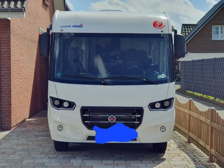 Fahrzeugbild Eura Mobil Integra Line 720 EB Mondial Edition Sehe gepflegt #1