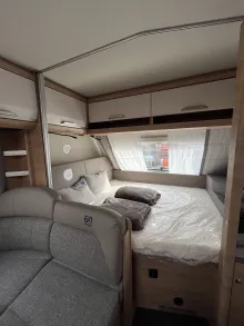 Fahrzeugbild Knaus Südwind 580 QS 60 YEARS Außen komplett grau! Teppich #8
