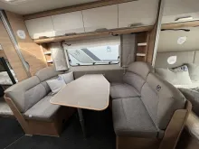 Fahrzeugbild Knaus Südwind 580 QS 60 YEARS Außen komplett grau! Teppich #9