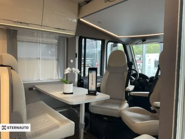 Fahrzeugbild Etrusco I 6900 SB / 5 Sitzplatz /Hubbett / Autom. / 4.4t #7