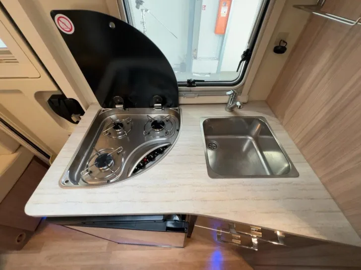 Fahrzeugbild Ahorn Camp Camp 690 P/1.Hand/Einzelbetten/Garage/Solar/Klim #14
