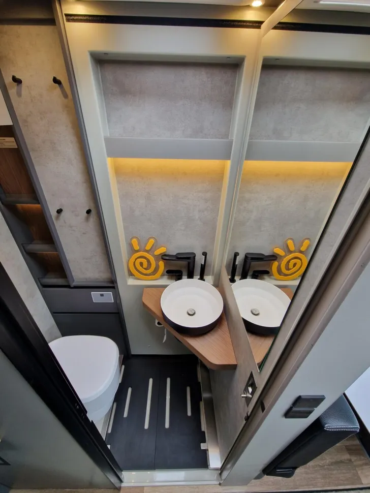 Fahrzeugbild Niesmann + Bischoff iSmove 6.9 E #16