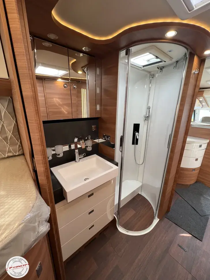 Fahrzeugbild Carthago chic c-line I 5.9 XL LE Solar - Luftfederung - Klima #12