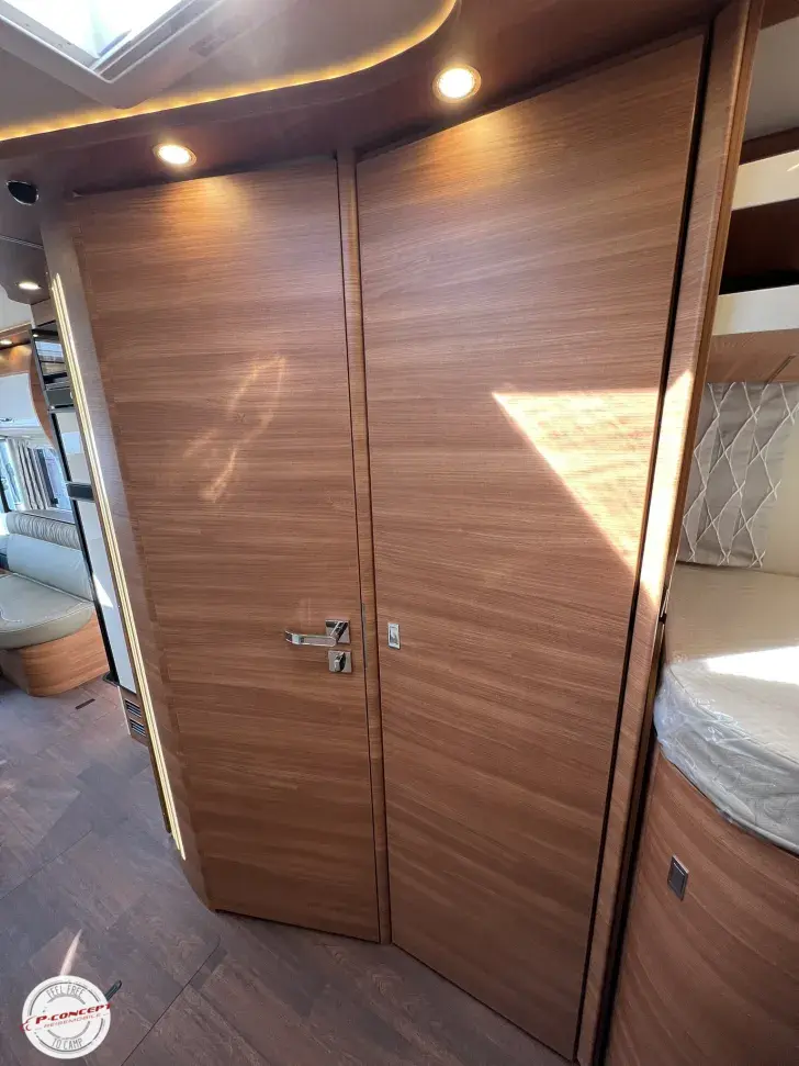 Fahrzeugbild Carthago chic c-line I 5.9 XL LE Solar - Luftfederung - Klima #14