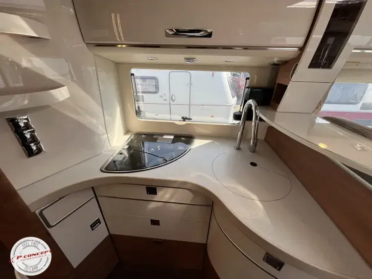 Fahrzeugbild Carthago chic c-line I 5.9 XL LE Solar - Luftfederung - Klima #16