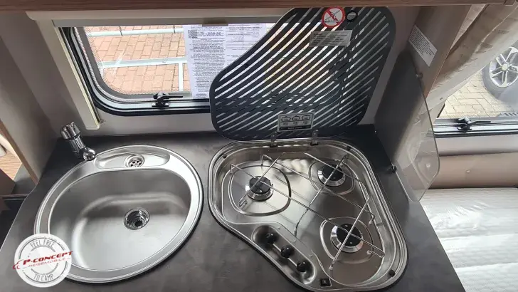 Fahrzeugbild Hymer Eriba Feeling 425 Listenpreis 41.500 € neuwertig #9