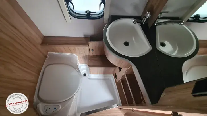 Fahrzeugbild Hymer Eriba Feeling 425 Listenpreis 41.500 € neuwertig #16