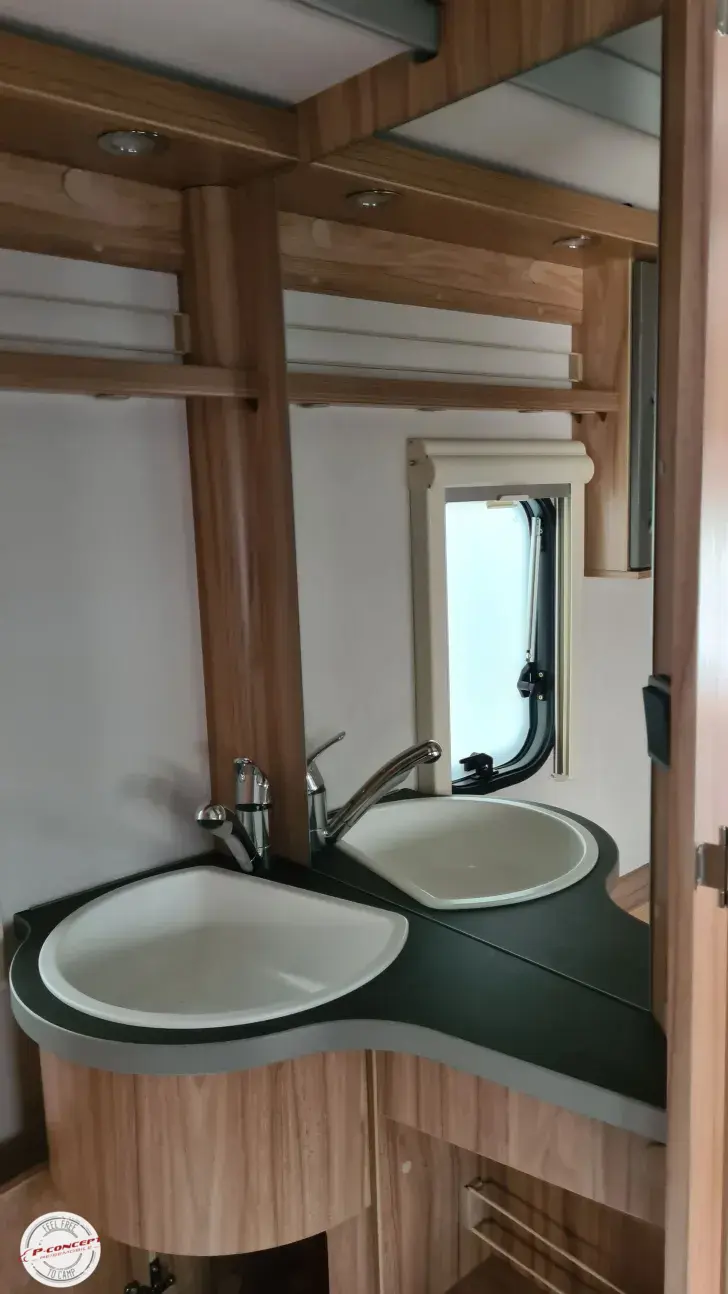 Fahrzeugbild Hymer Eriba Feeling 425 Listenpreis 41.500 € neuwertig #17