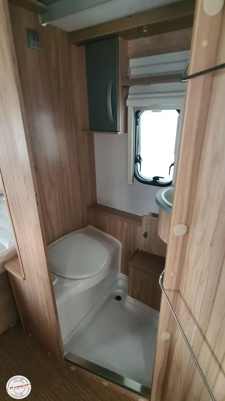 Fahrzeugbild Hymer Eriba Feeling 425 Listenpreis 41.500 € neuwertig #19