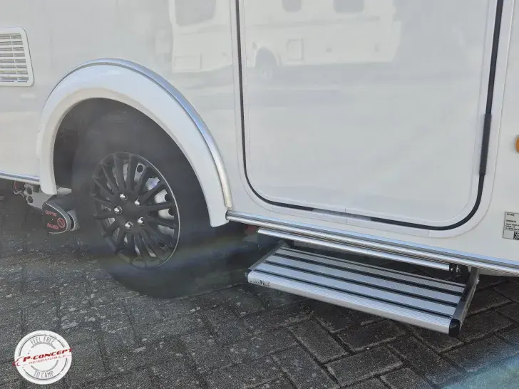 Fahrzeugbild Hymer Eriba Feeling 425 Listenpreis 41.500 € neuwertig #5