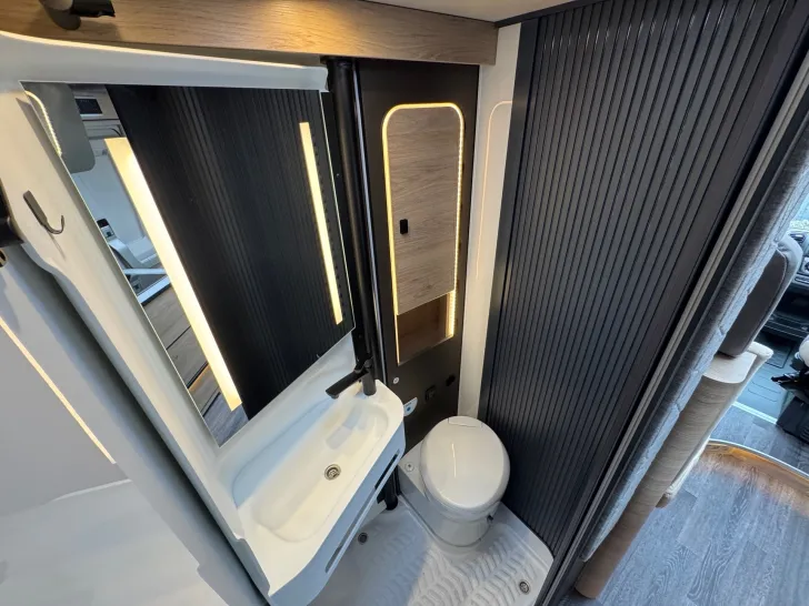 Fahrzeugbild Weinsberg CaraCompact EDITION PEPPER 600 MEG *Automatik* #17
