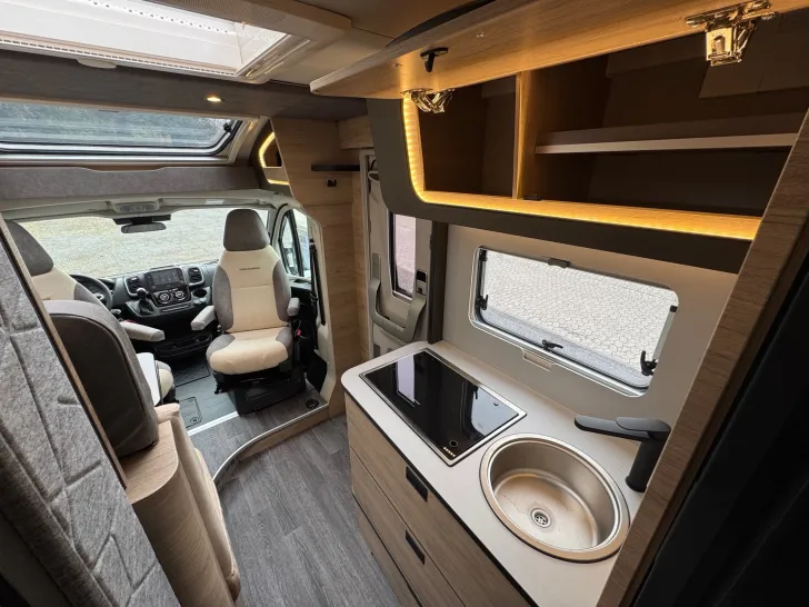 Fahrzeugbild Weinsberg CaraCompact EDITION PEPPER 600 MEG *Automatik* #15