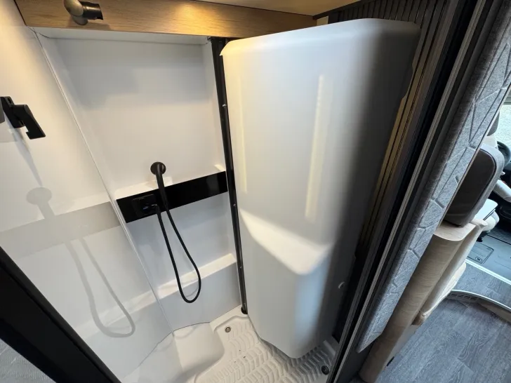 Fahrzeugbild Weinsberg CaraCompact EDITION PEPPER 600 MEG *Automatik* #21