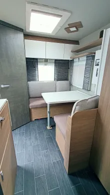 Sicht vorne-hinten Tabbert Senara 400 QD 2,3 toller Reisewagen