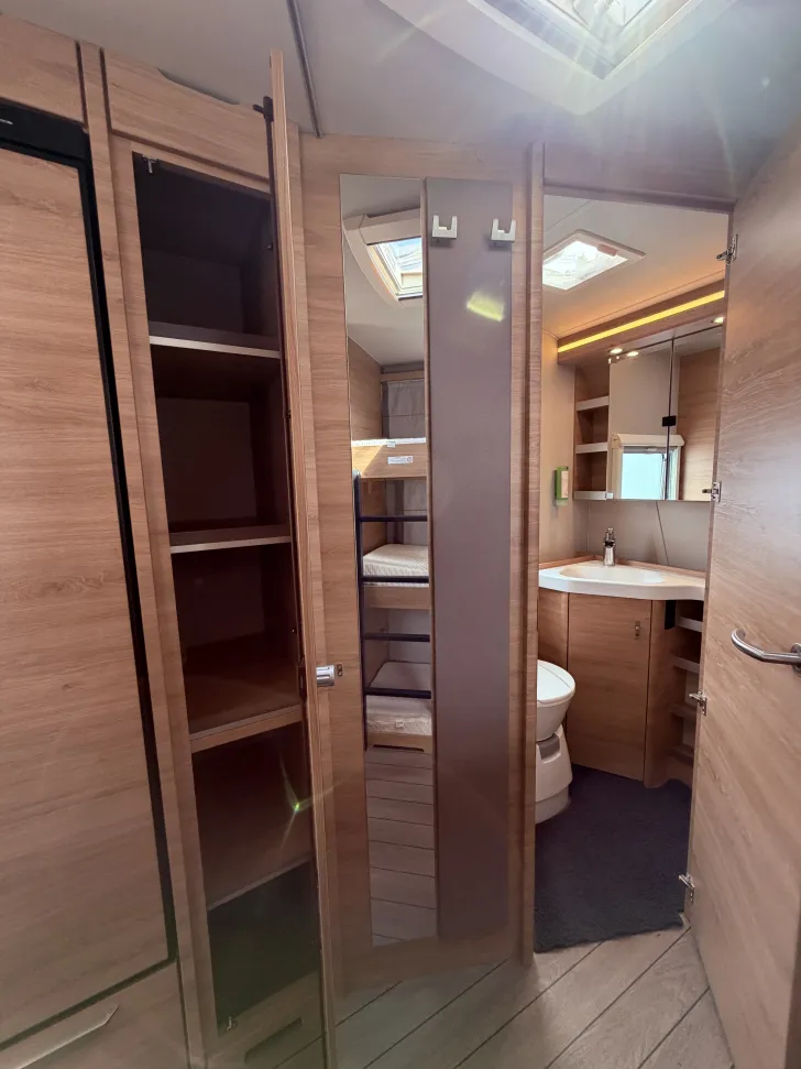 Fahrzeugbild Knaus Südwind 580 QS 60 YEARS Etagenbett (3-fach), Mover #13