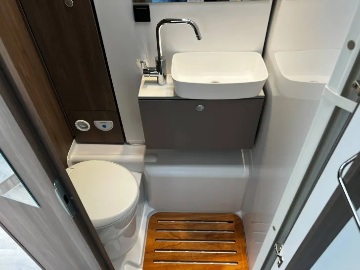 Fahrzeugbild Carado T 328 pro+ AT8G+Solar+Combi 6E+ACC+Kamera+LM+ #20