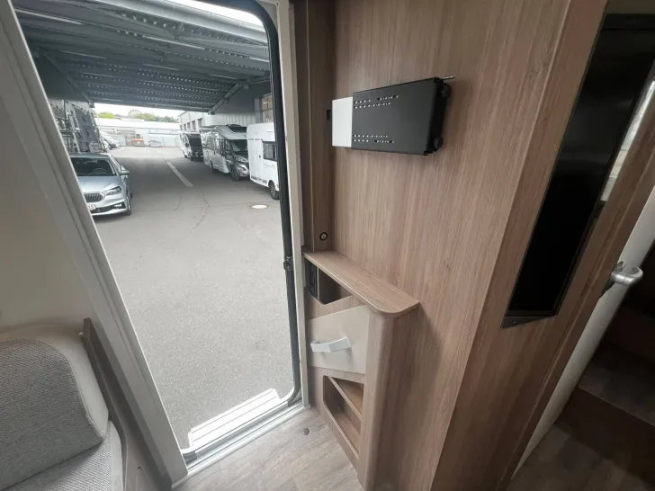 Fahrzeugbild Carado T 328 pro+ AT8G+Solar+Combi 6E+ACC+Kamera+LM+ #26