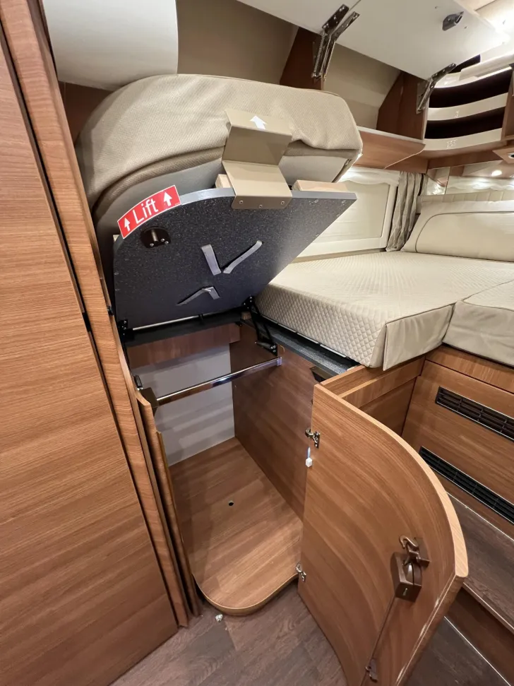Fahrzeugbild Carthago chic c-line I 5.9 XL LE Strategic Buy (294) #28