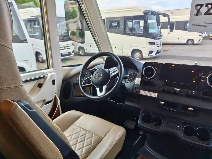Fahrzeugbild Carthago chic e-line I 61 XL LE Mercedes #19
