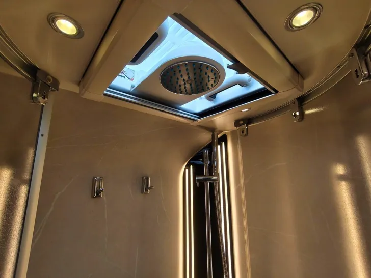 Fahrzeugbild Carthago chic e-line I 61 XL LE Mercedes #30