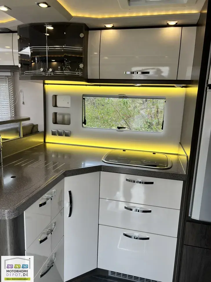 Fahrzeugbild Phoenix MaXi-Alkoven Iveco 7900 QRSL 7,2 t - Hubstützen - Luftf. HA #11