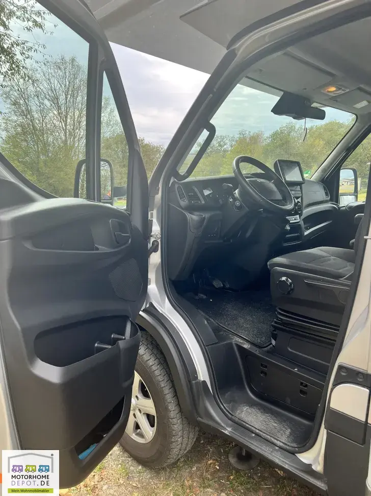Fahrzeugbild Phoenix MaXi-Alkoven Iveco 7900 QRSL 7,2 t - Hubstützen - Luftf. HA #64
