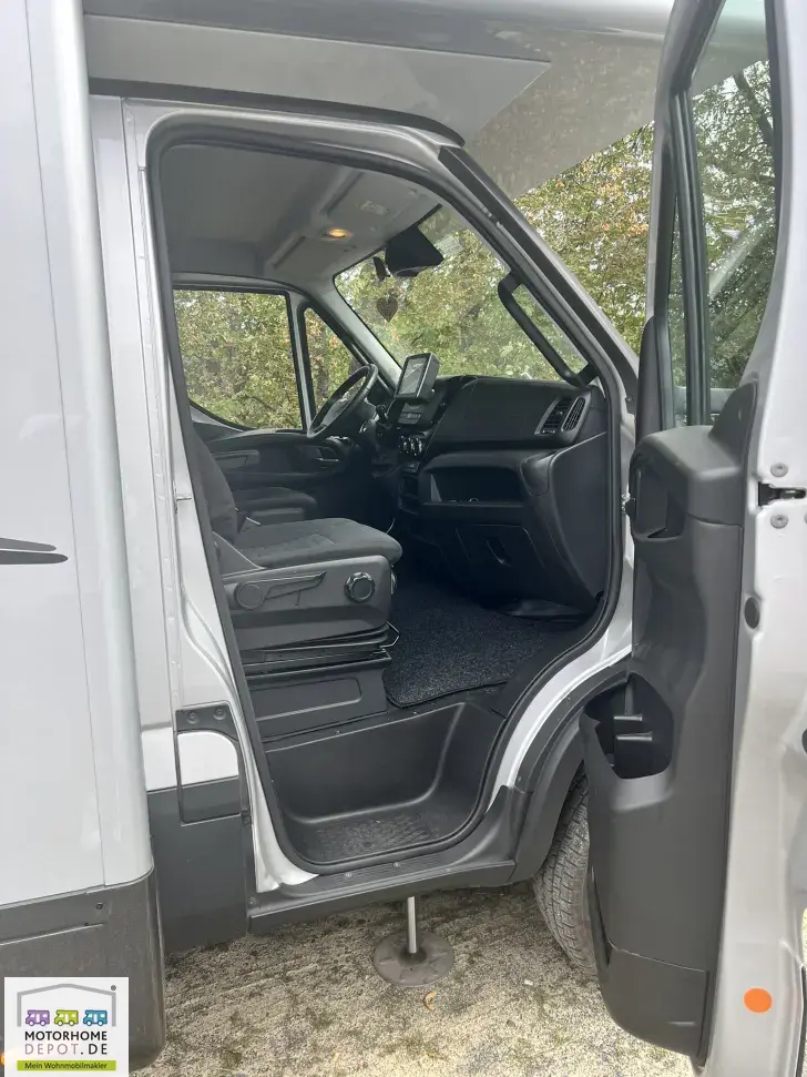 Fahrzeugbild Phoenix MaXi-Alkoven Iveco 7900 QRSL 7,2 t - Hubstützen - Luftf. HA #67