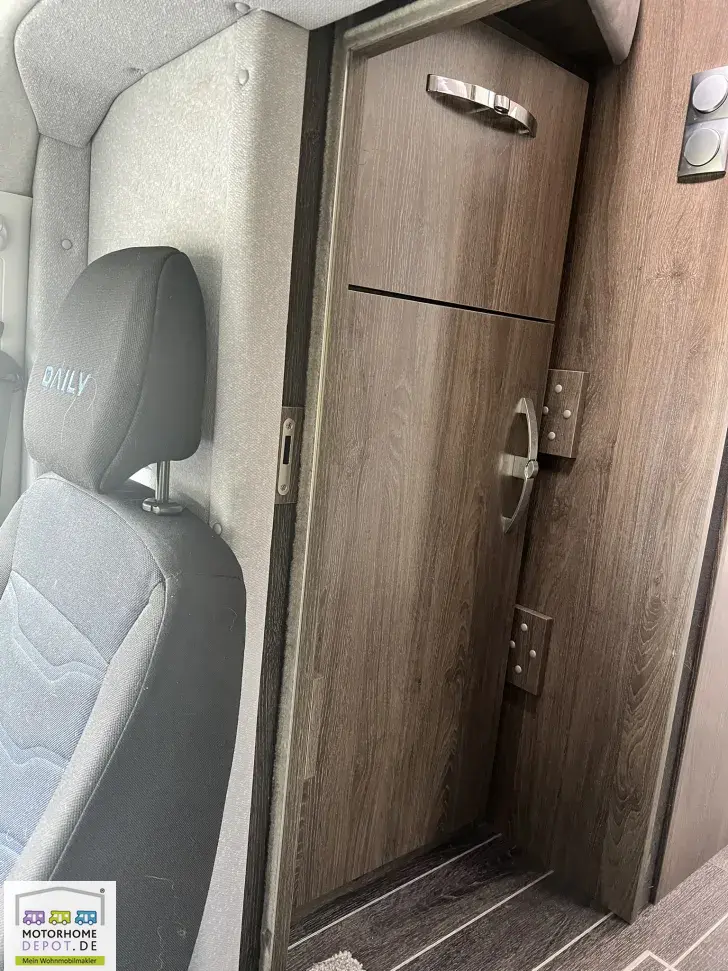 Fahrzeugbild Phoenix MaXi-Alkoven Iveco 7900 QRSL 7,2 t - Hubstützen - Luftf. HA #75