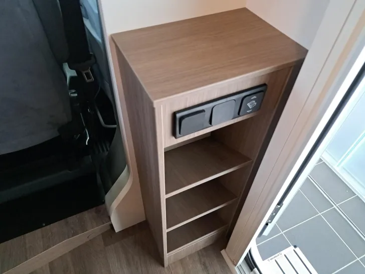 Fahrzeugbild Carado Edition26 T Ford 338 Automatik, Solar, Combi 6 E #21