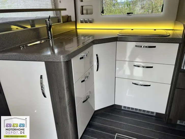 Fahrzeugbild Phoenix MaXi-Alkoven Iveco 7900 QRSL 7,2 t - Hubstützen - Luftf. HA #95