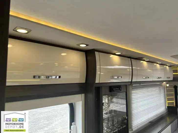 Fahrzeugbild Phoenix MaXi-Alkoven Iveco 7900 QRSL 7,2 t - Hubstützen - Luftf. HA #103