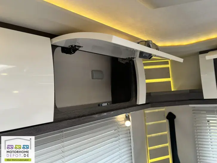 Fahrzeugbild Phoenix MaXi-Alkoven Iveco 7900 QRSL 7,2 t - Hubstützen - Luftf. HA #112