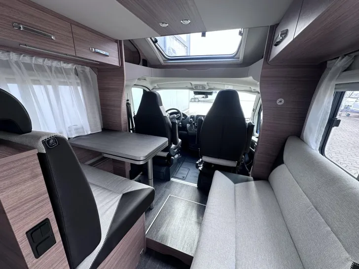 Fahrzeugbild Weinsberg CaraSuite EDITION SPICY 650 MF mit Hubbett #8