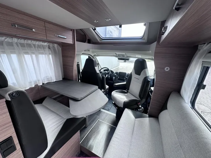 Fahrzeugbild Weinsberg CaraSuite EDITION SPICY 650 MF mit Hubbett #10