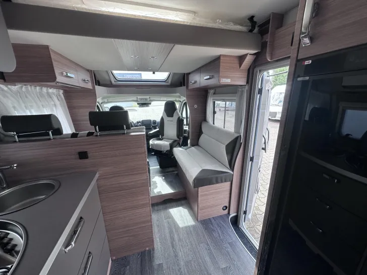 Fahrzeugbild Weinsberg CaraSuite EDITION SPICY 650 MF mit Hubbett #16