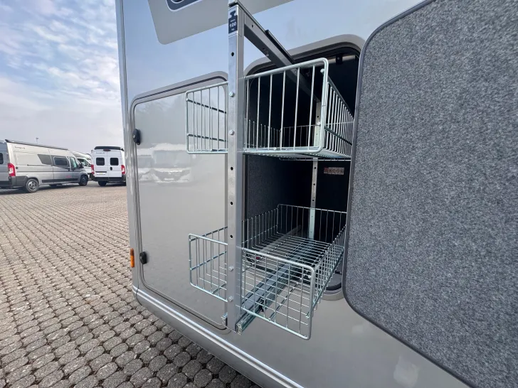 Fahrzeugbild Frankia Platin I 8400 GD E&P*echter6Zyl.*Silber*Keramik #20