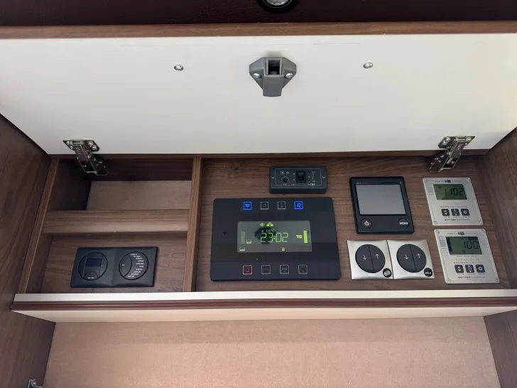 Fahrzeugbild Frankia Platin I 8400 GD E&P*echter6Zyl.*Silber*Keramik #17