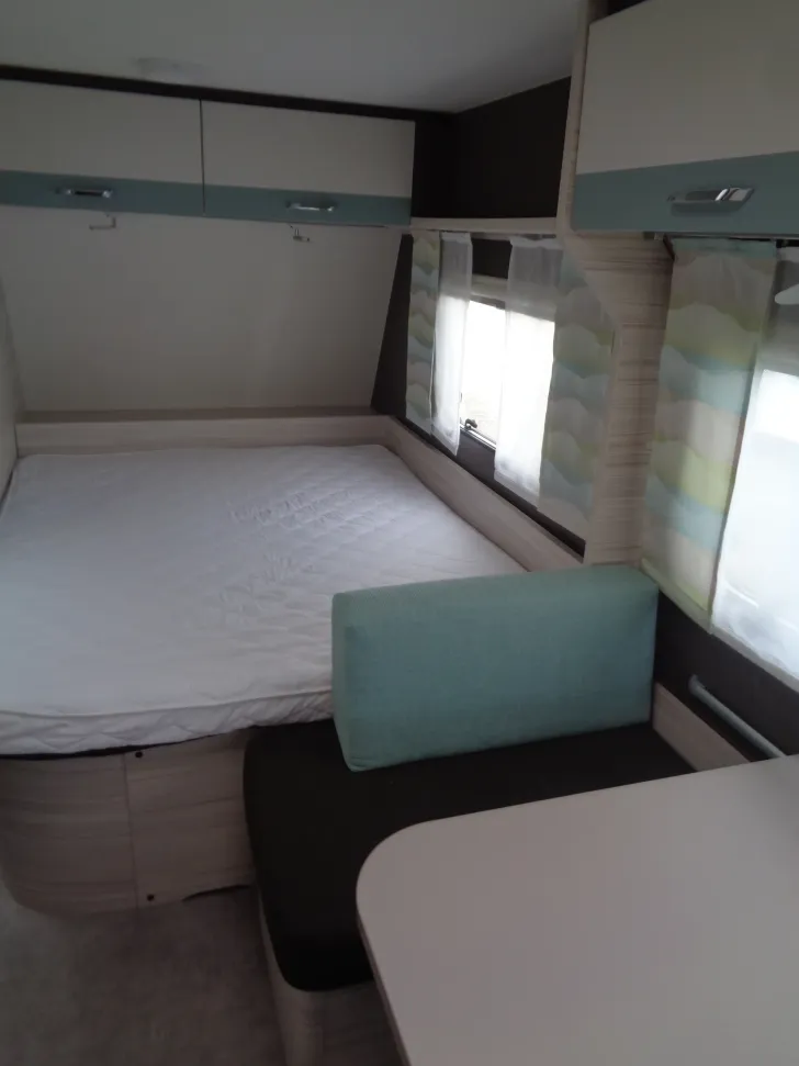 Fahrzeugbild Dethleffs c' joy 480 FSH Doppelbett 1,60 m Breit #8