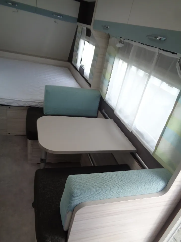 Fahrzeugbild Dethleffs c' joy 480 FSH Doppelbett 1,60 m Breit #9