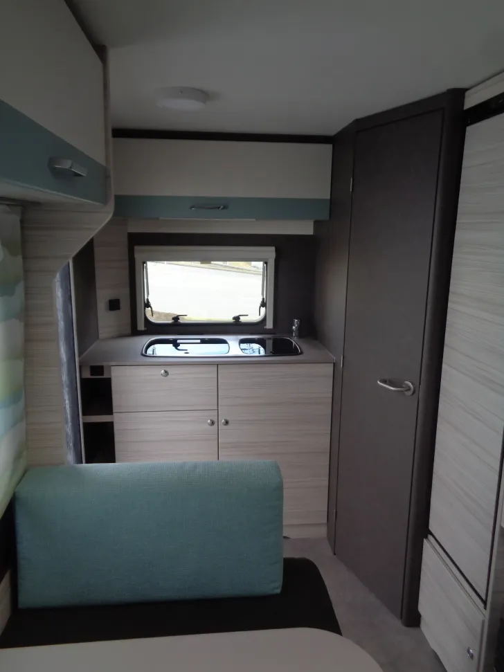 Fahrzeugbild Dethleffs c' joy 480 FSH Doppelbett 1,60 m Breit #12