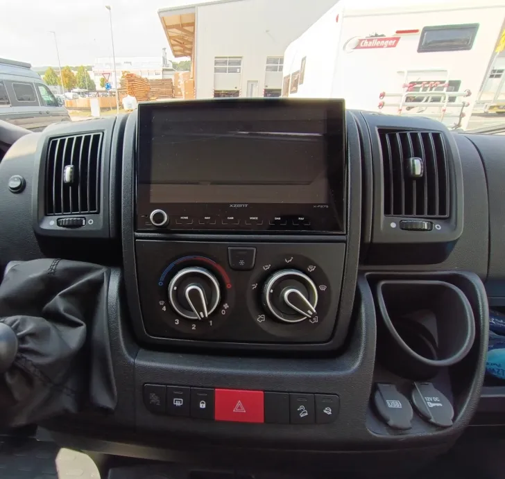 Fahrzeugbild Carado V 337 PRO Radio-Rückfahrkam.,Navi,LED Licht,C6E #10
