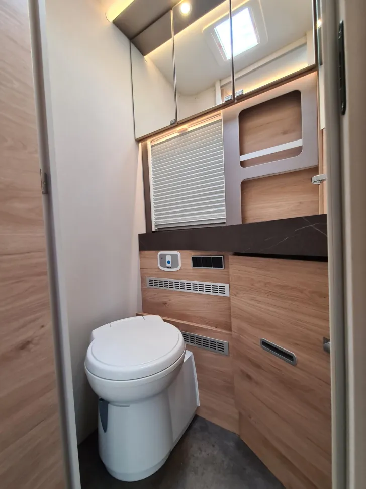 Fahrzeugbild Dethleffs Esprit I 7150-2 DBM *Hubstützen*Luftfeder*4.8 t* #36