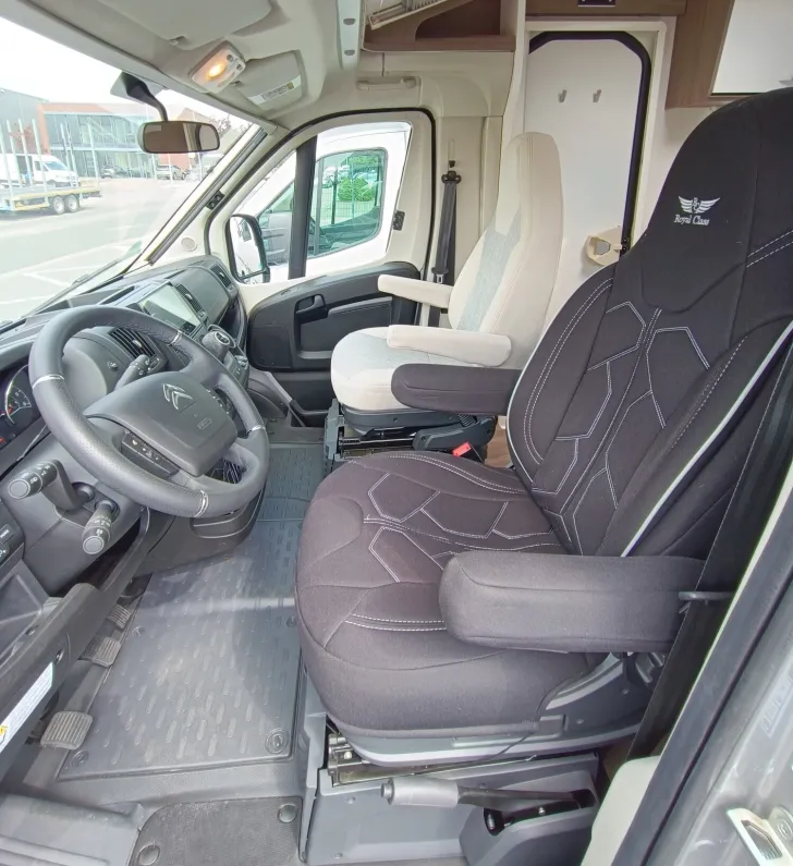 Fahrzeugbild Carado V 337 PRO Radio-Rückfahrkam.,Navi,LED Licht,C6E #7