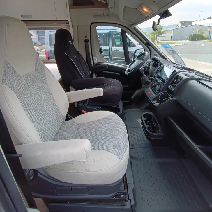 Fahrzeugbild Carado V 337 PRO Radio-Rückfahrkam.,Navi,LED Licht,C6E #8